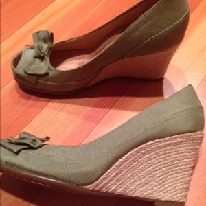 💲PRICE DROP 💲Aerosoles wedges size 8.5