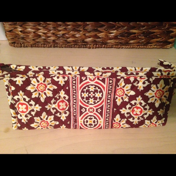 Vera Bradley Medallion pattern cosmetic bad