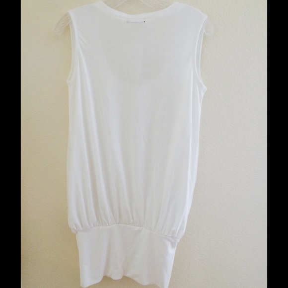 🆕NWT Quality Cute Wrap Top - Picture 2 of 2