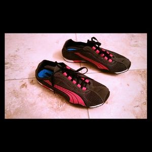 Pumas sneakers brand new