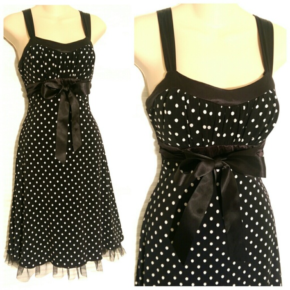 *SOLD* 🆕 Pin-up Style Polka Dot Dress - sz Medium - Picture 2 of 2