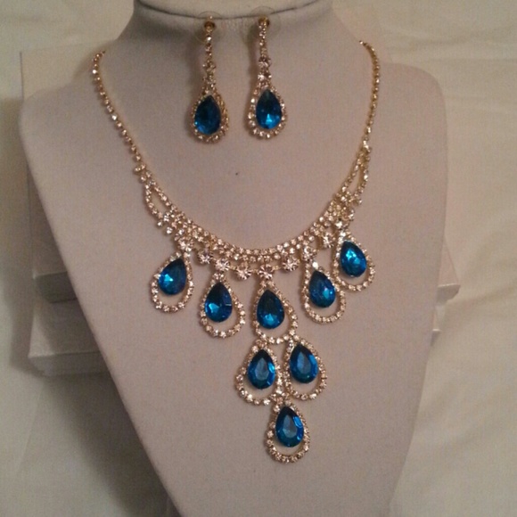 SOLD BUNDLED