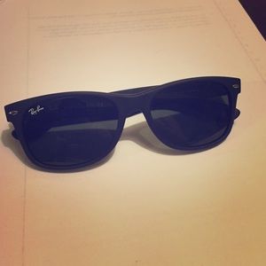 Authentic New Wayfarer Ray•Ban sunglasses