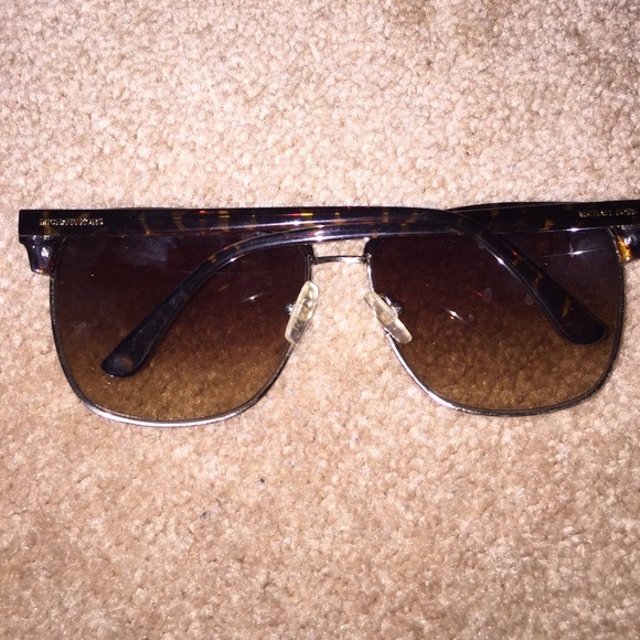 Micheal Kors sunglasses - Picture 4 of 4