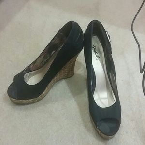 Qupid Black Wedges