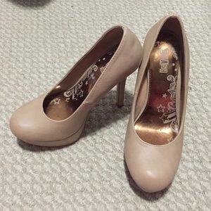 Nude platform heels