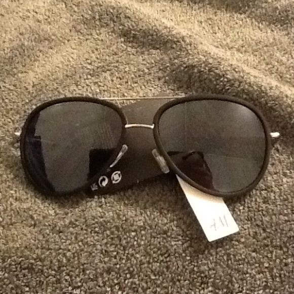 H&M aviator sun glasses