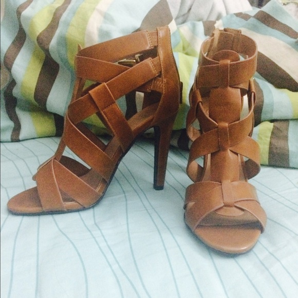 HEELS!! - Picture 2 of 4