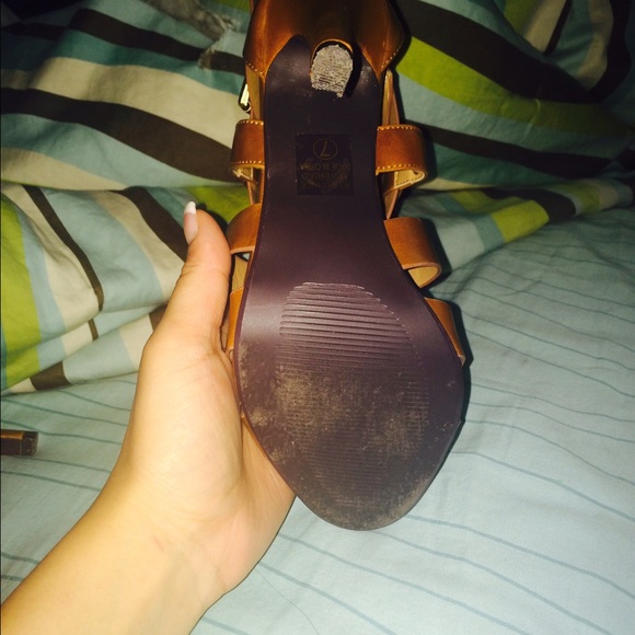 HEELS!! - Picture 3 of 4