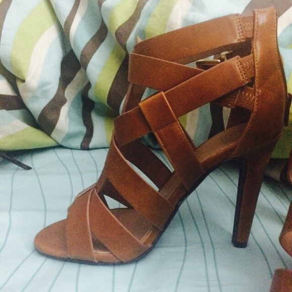 HEELS!! - Picture 4 of 4