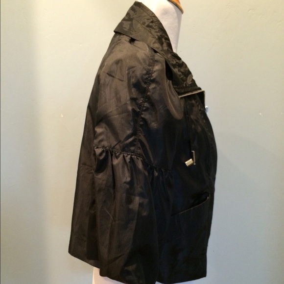 Black windbreaker jacket - Picture 2 of 4