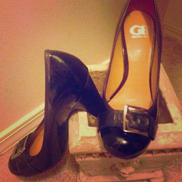 Cute black pumps
