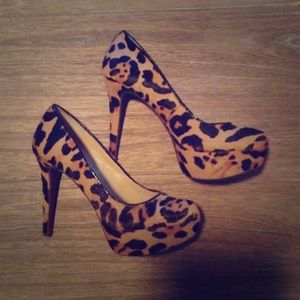 Leopard print pumps ! NWOT