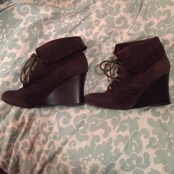 Size 6 brown booties - Picture 2 of 3