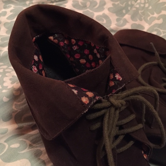 Size 6 brown booties - Picture 3 of 3