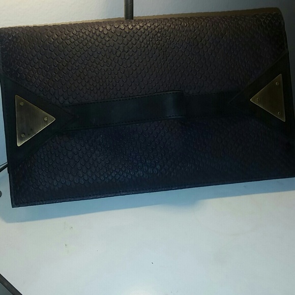 RESERVEDHouse of Harlow clutch