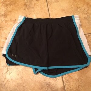 Under armour running shorts size medium
