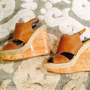 Jessica Simpson wedges