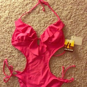Swimwear: Hot pink Ruffle monokini 👙