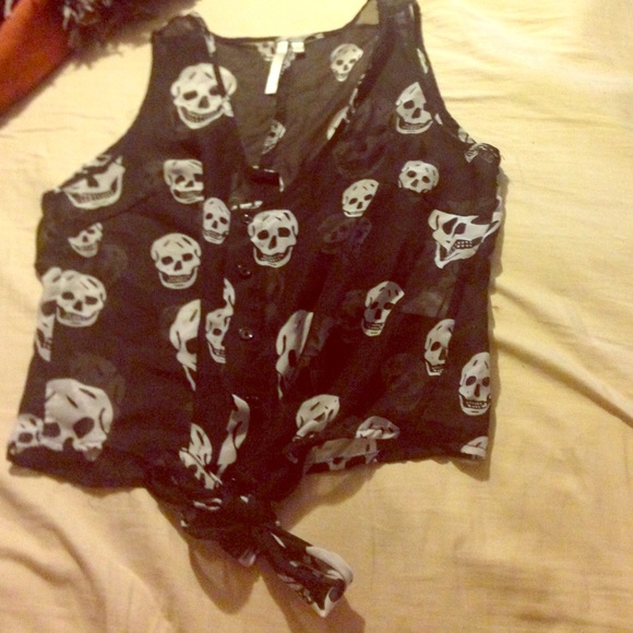 Black skull croptop