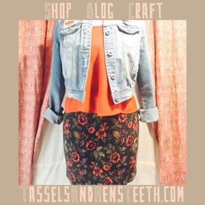 Express Vintage Floral Pattered Mini Skirt