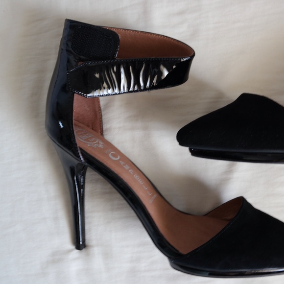 NWOT Jeffrey Campbell Solitaire heels - Picture 2 of 4