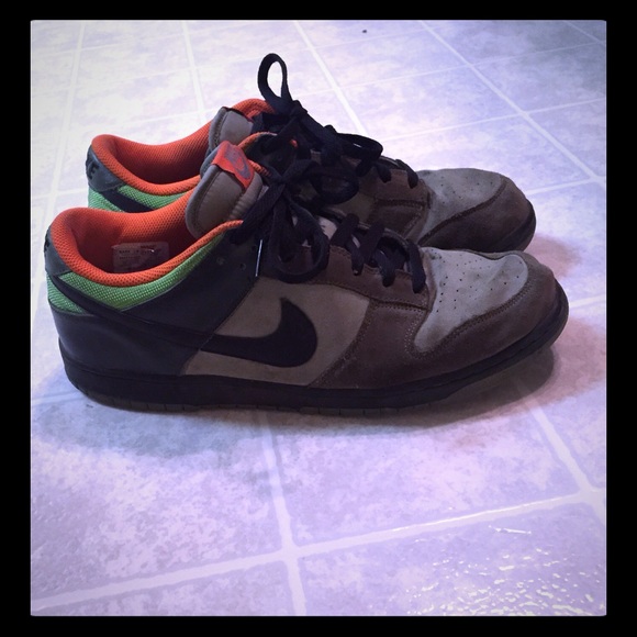 hunter green sneakers nike