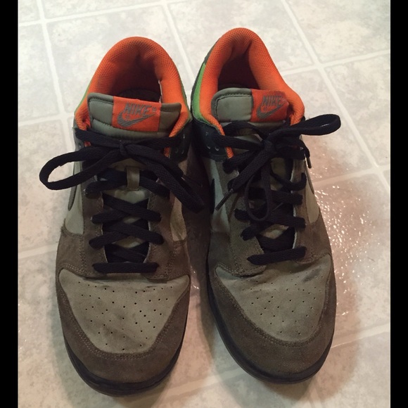 hunter green sneakers nike