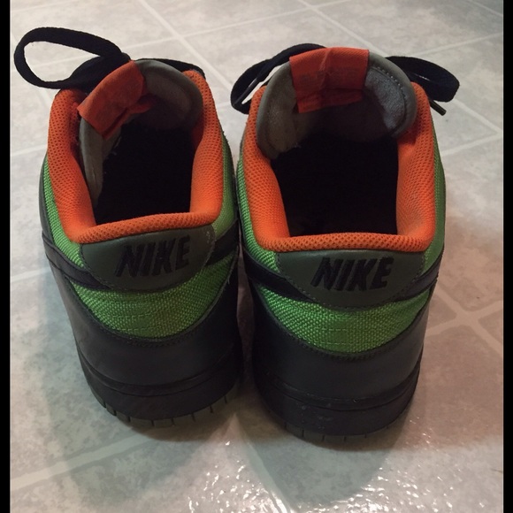 hunter green sneakers nike