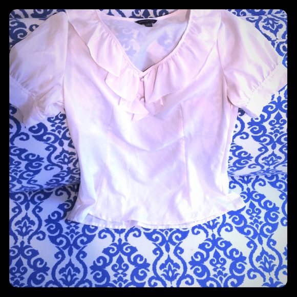 Off white summer short sleeve shirt