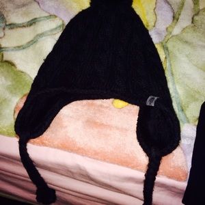 All black north face hat