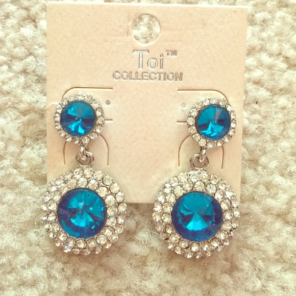NWT turquoise teal rhinestone earrings