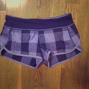 Size 6 lululemon shorts