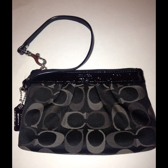 Coach Handbags - Coach wristlet Classic black