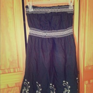 Pretty and strapless summer dress! 😌🌞