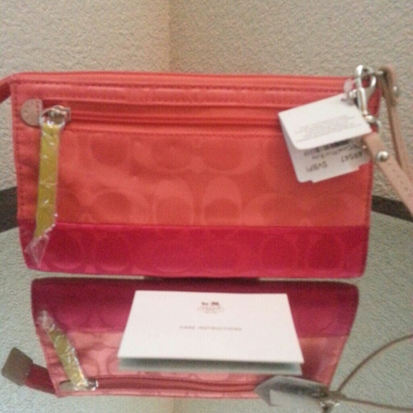 AUTHENTIC COACH LEGACY WALLET - Picture 2 of 3