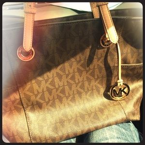 MK tote 💯 auntenthic!