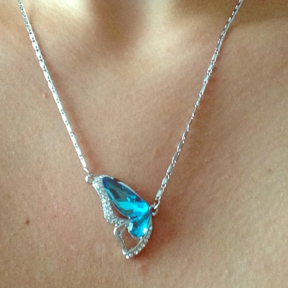 Jewelry - Shimmering Butterfly Austrian Crystal Necklace