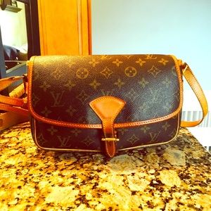 Authentic Louis Vuitton Sologne