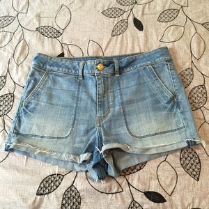 American Eagle light wash stretch denim shorts