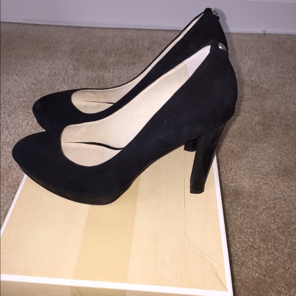 Michael Kors black suede shoes - Picture 2 of 4