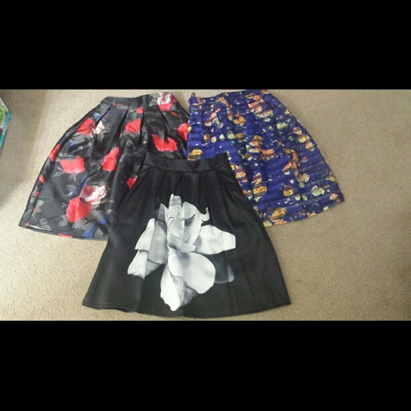 🚫SOLD !!!Lot of Hepburn Midi Skirt