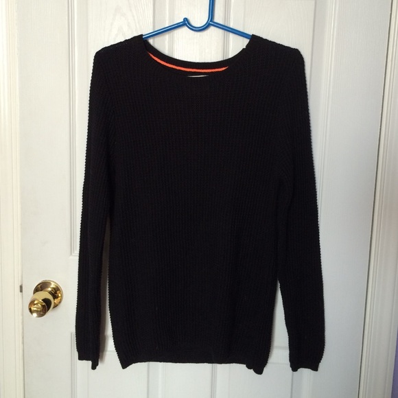 Comfy knitted sweater!