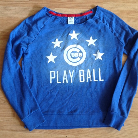 Pink Cubs sweat shirt.