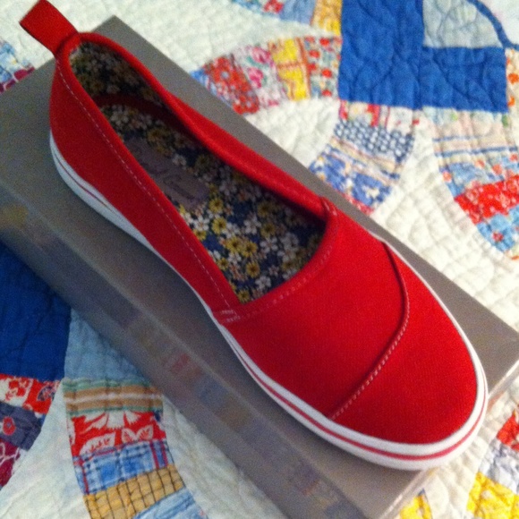 daniel Green Shoes - SALE! Perfect Red Canvas Shoes FIRM