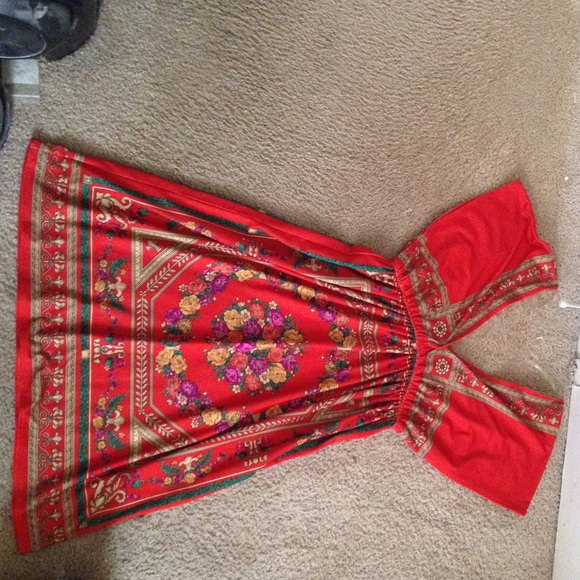 Colorful dress worn once Back&front looks the same