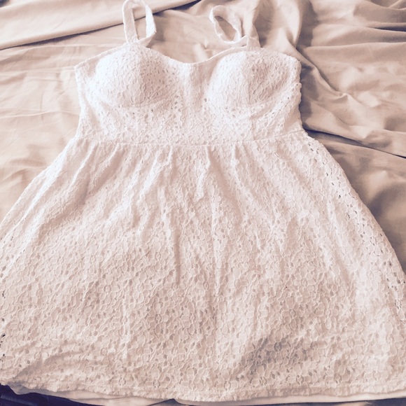 Charlotte Russe Dresses & Skirts - White lace dress