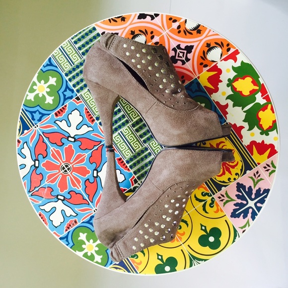 Peep Toe Pumps - Picture 1 of 3
