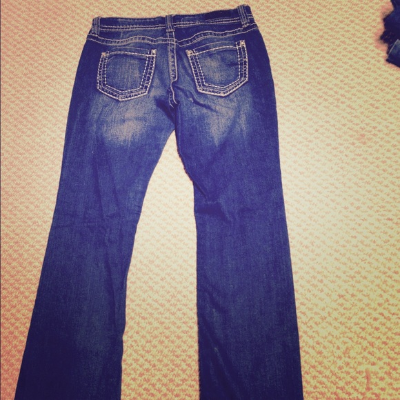 !SOLD! Daytrip Jeans from The Buckle