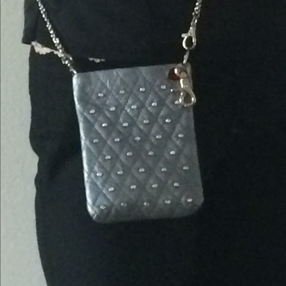 Lisa Berck B Bag is the perfect little clutch.